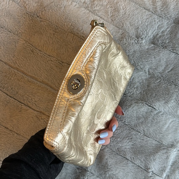 Coach Gold tones wristlet - Picture 13 of 14